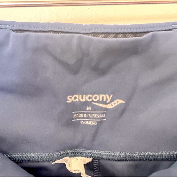SAUCONY WOMEN'S BEYOND THE RUN CROP TIGHT colorblock blue leggings in medium - Picture 5 of 5